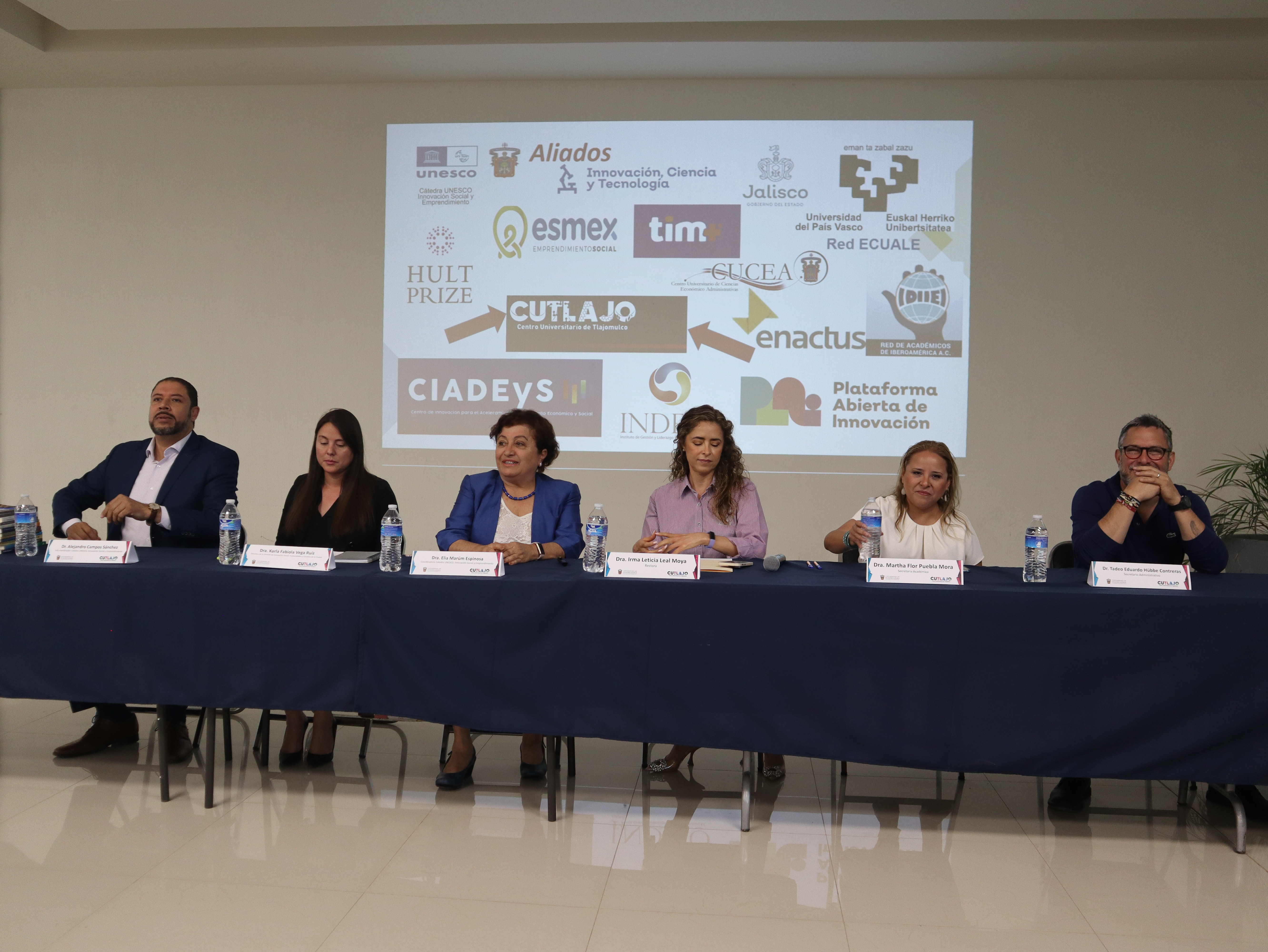 miembros de presidium 