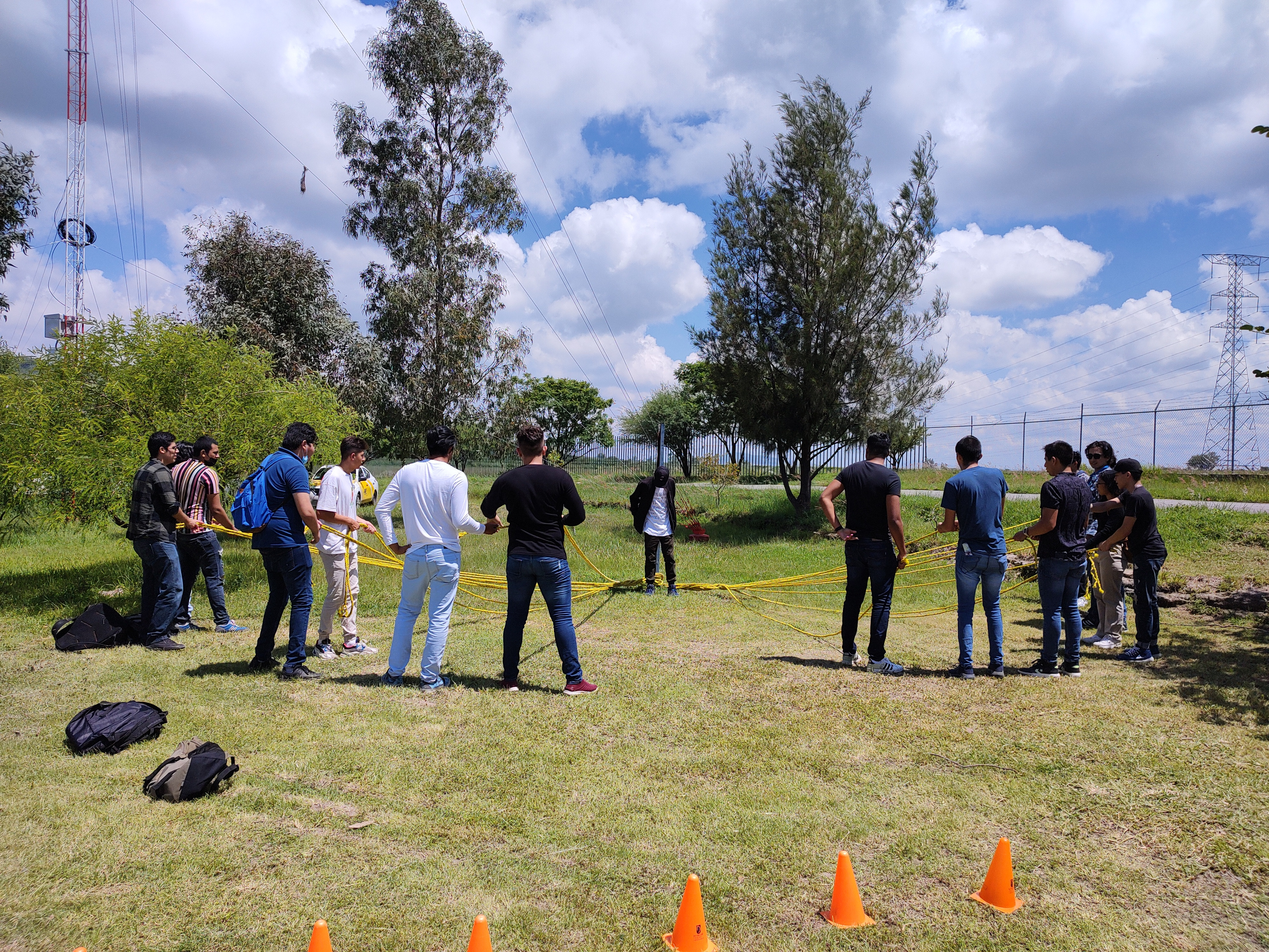 10 alumnos partcipando en actividades recreativas.