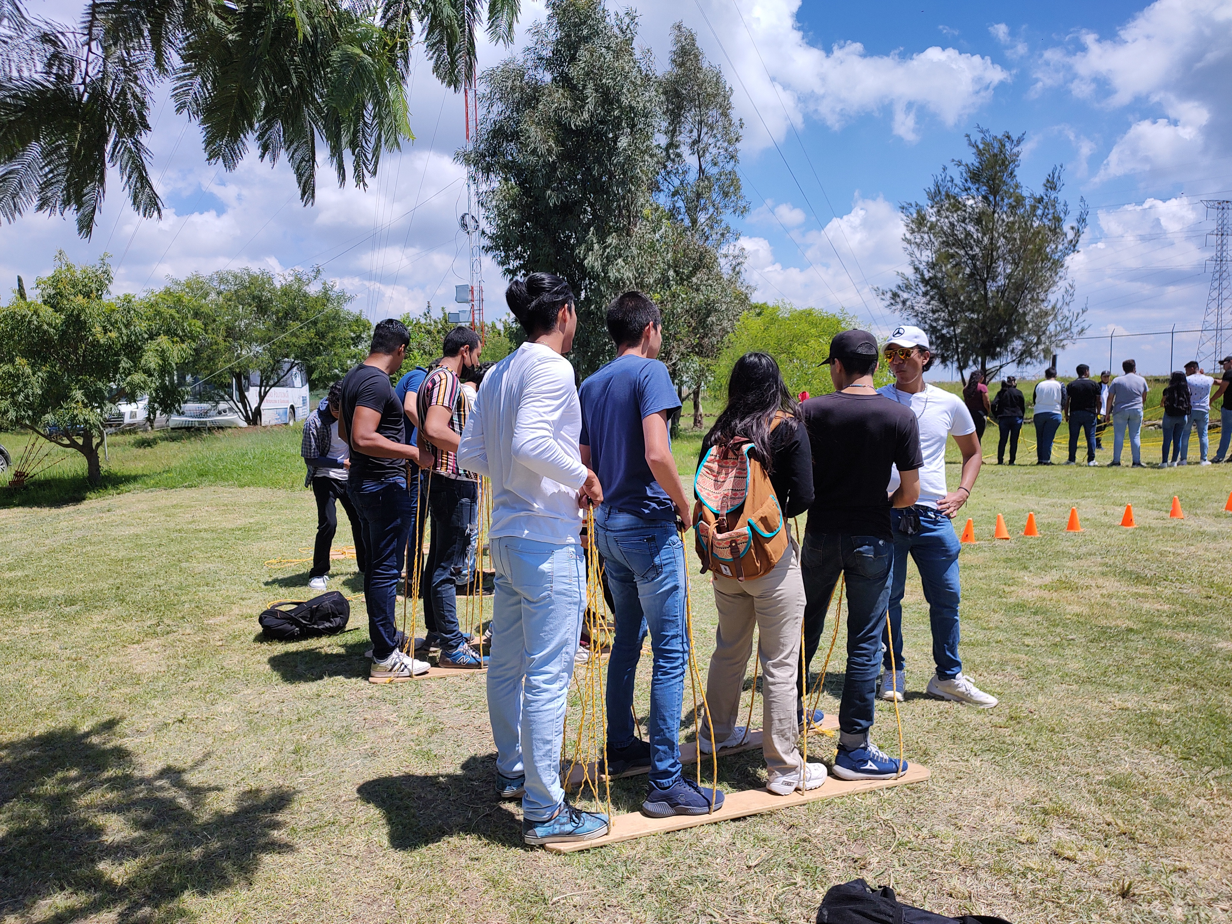 Estudiantes en actividades recreativas.