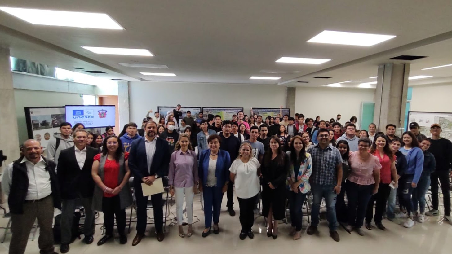 comunidad cutlajo y miembro de las cátedra 